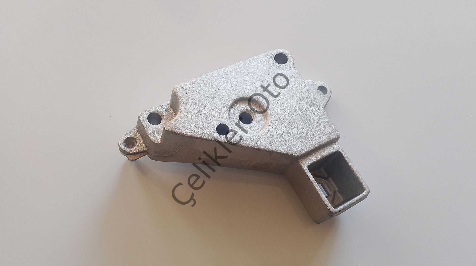 Sağ Motor Takozu Kango Clio Bağlantı Ayağı 7700432410