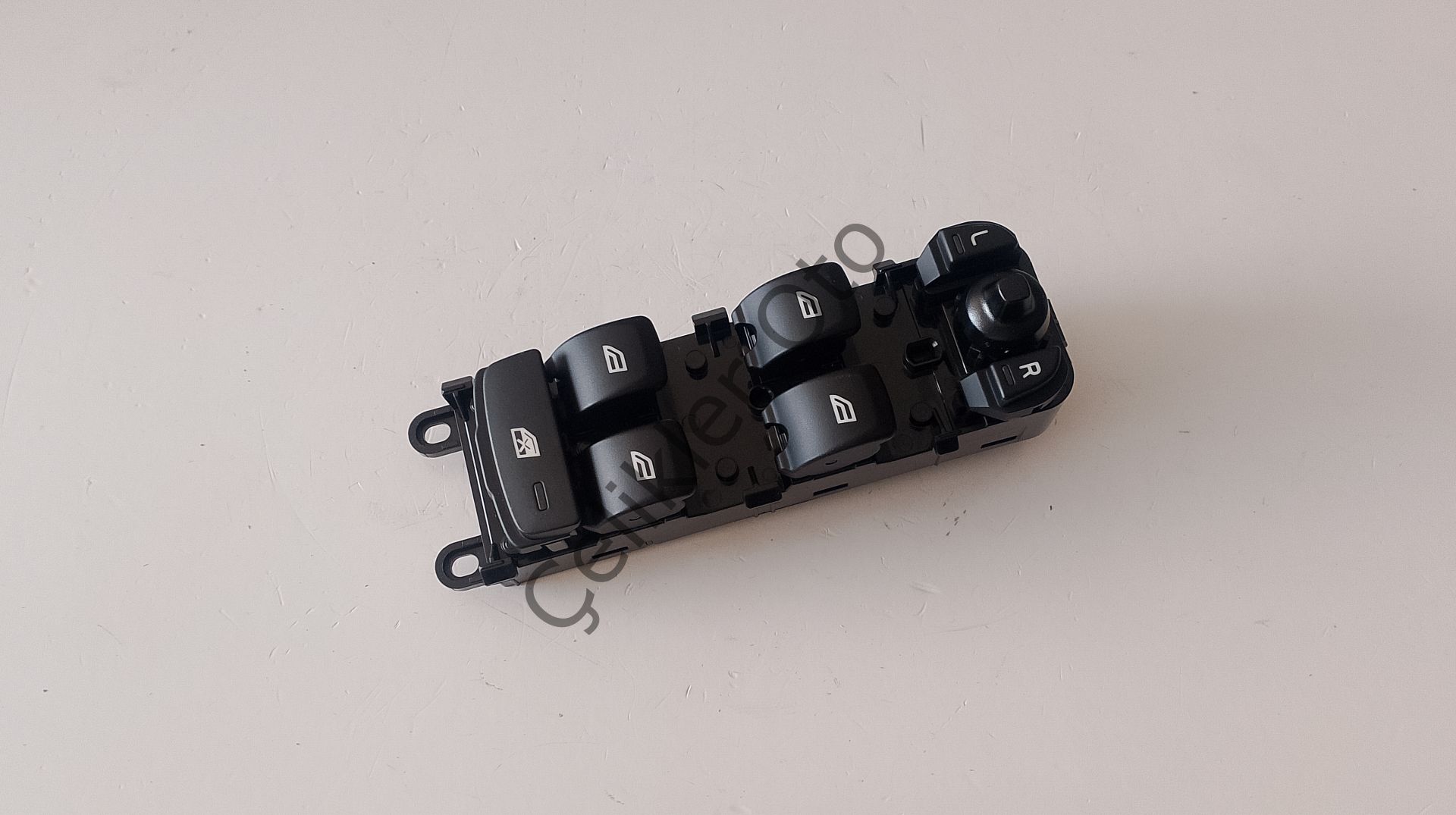 Sol Cam Anahtarı Düğmesi S60 V60 XC60 31334345