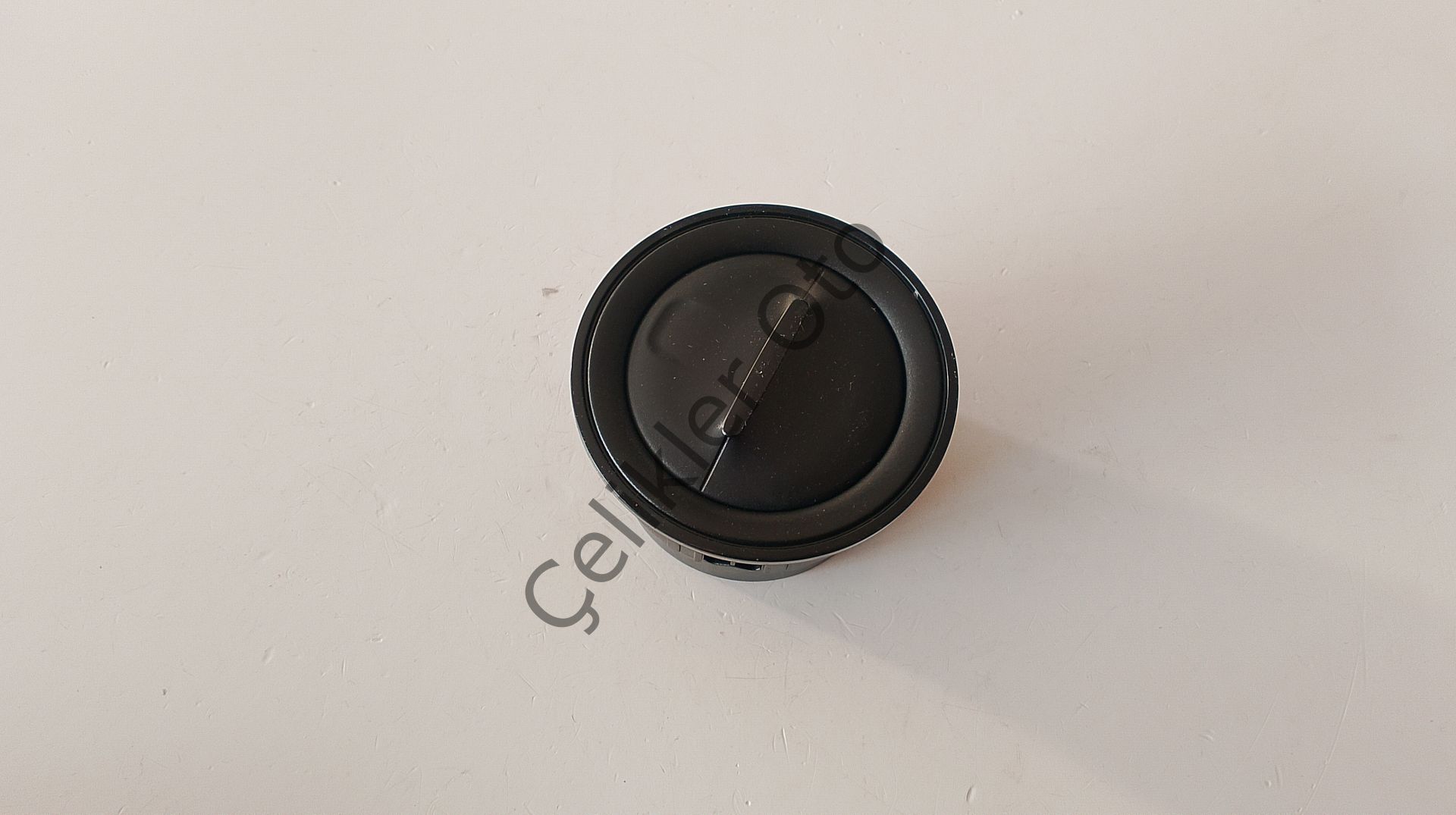 Kalorifer Izgarası Siyah Clio Joy Symbol Duster Dokker Sandero 687608758R