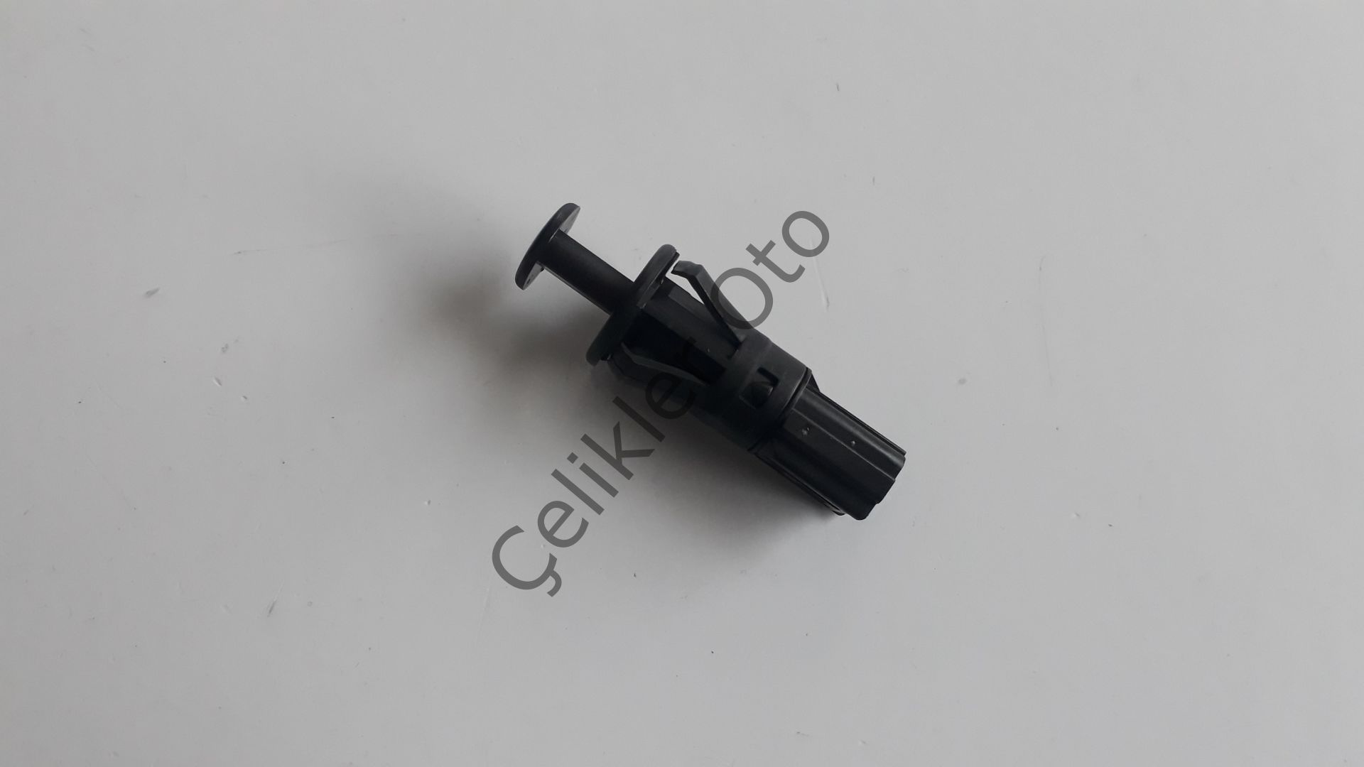 Bagaj Işık Butonu Clio Megane Laguna 7700429418