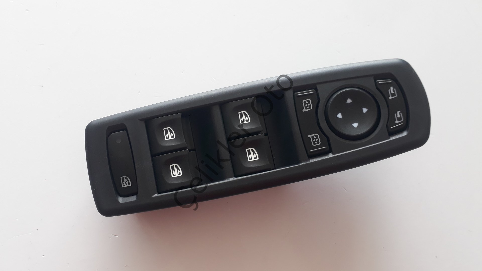 Sol Cam Düğmesi Anahtarı Fluence Megane 3 254000006R