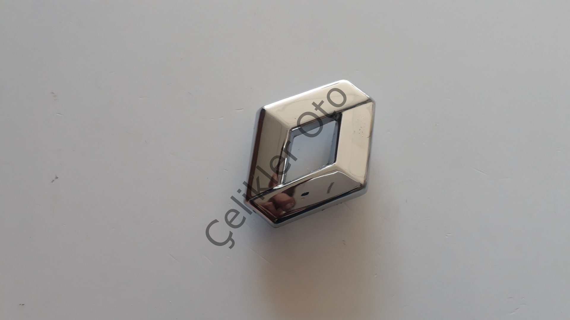 Bagaj Arması Clio Symbol 7700825976