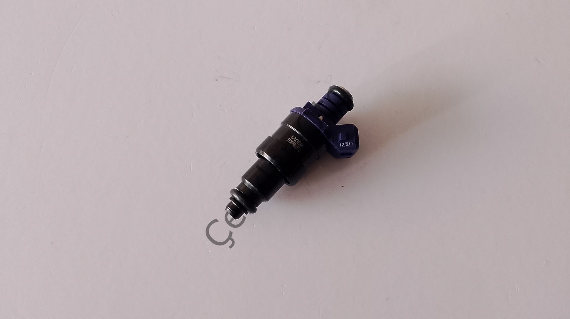 Benzin Enjektörü R19 Megane 1,6 8V K7M 7700866313