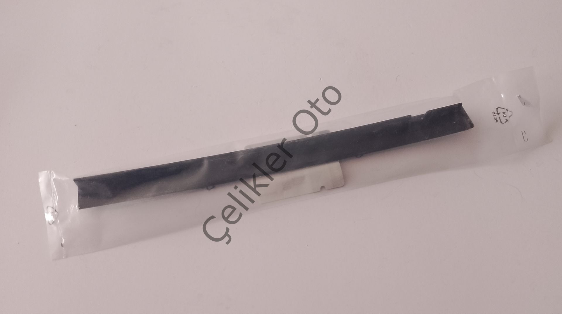 Sol Arka Cam Çıtası Megane 4 822B59454R