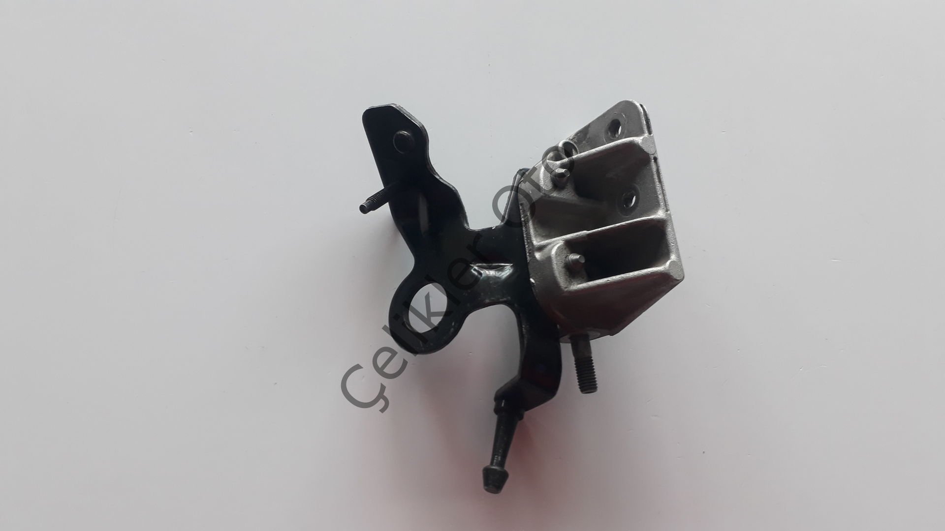 Silindir Kapak Suportu Megane 2 1,9Dci 8200691670